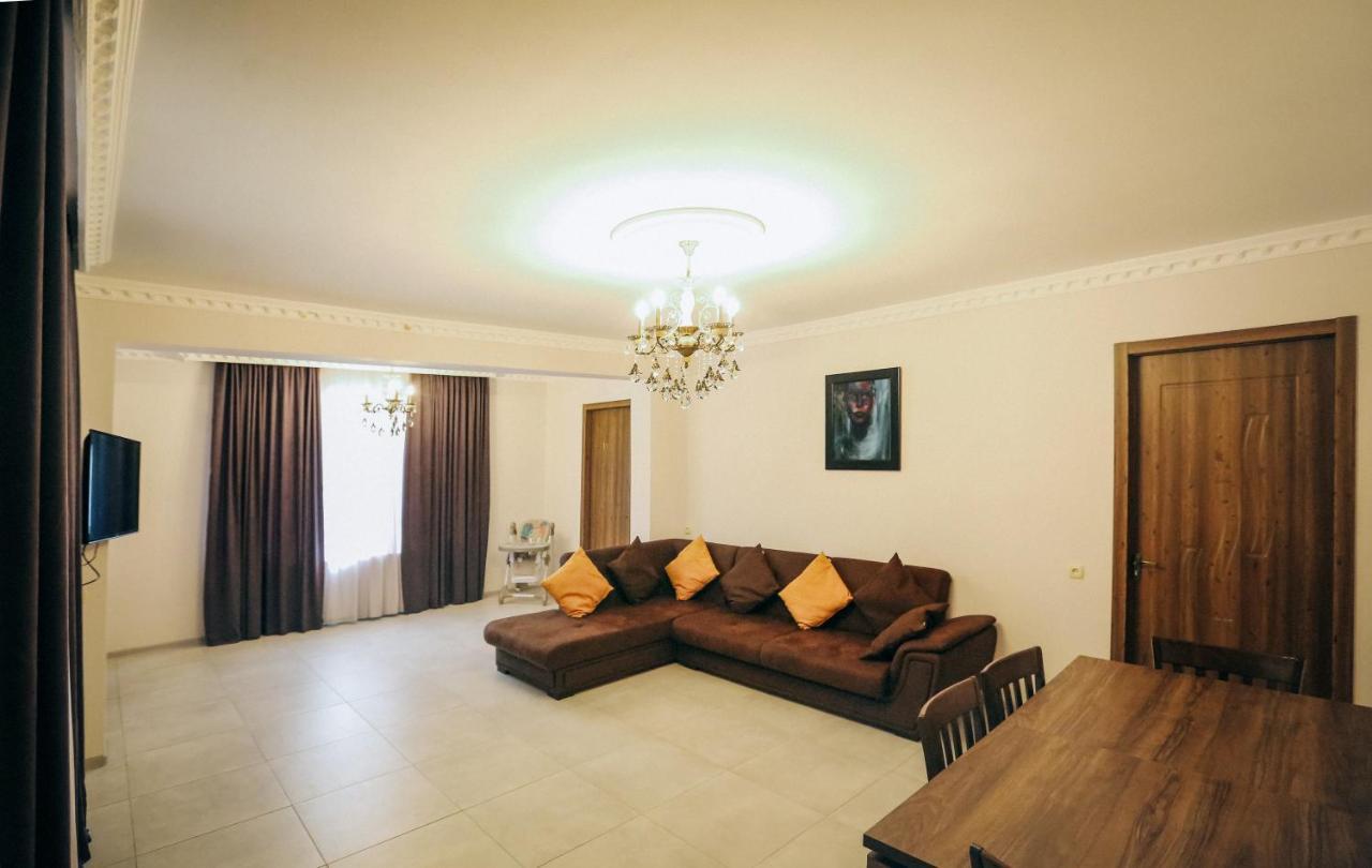 Bebo Babu Guest House Кутаиси Экстерьер фото