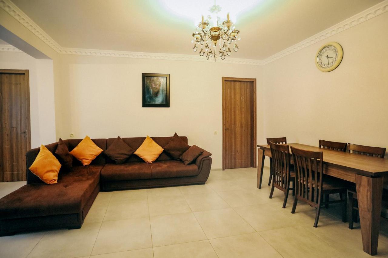 Bebo Babu Guest House Кутаиси Экстерьер фото