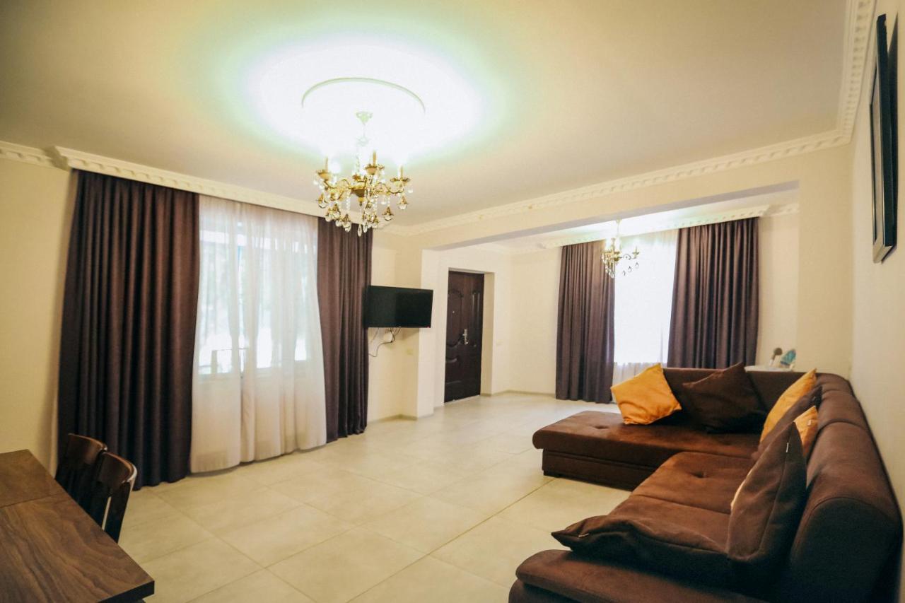 Bebo Babu Guest House Кутаиси Экстерьер фото