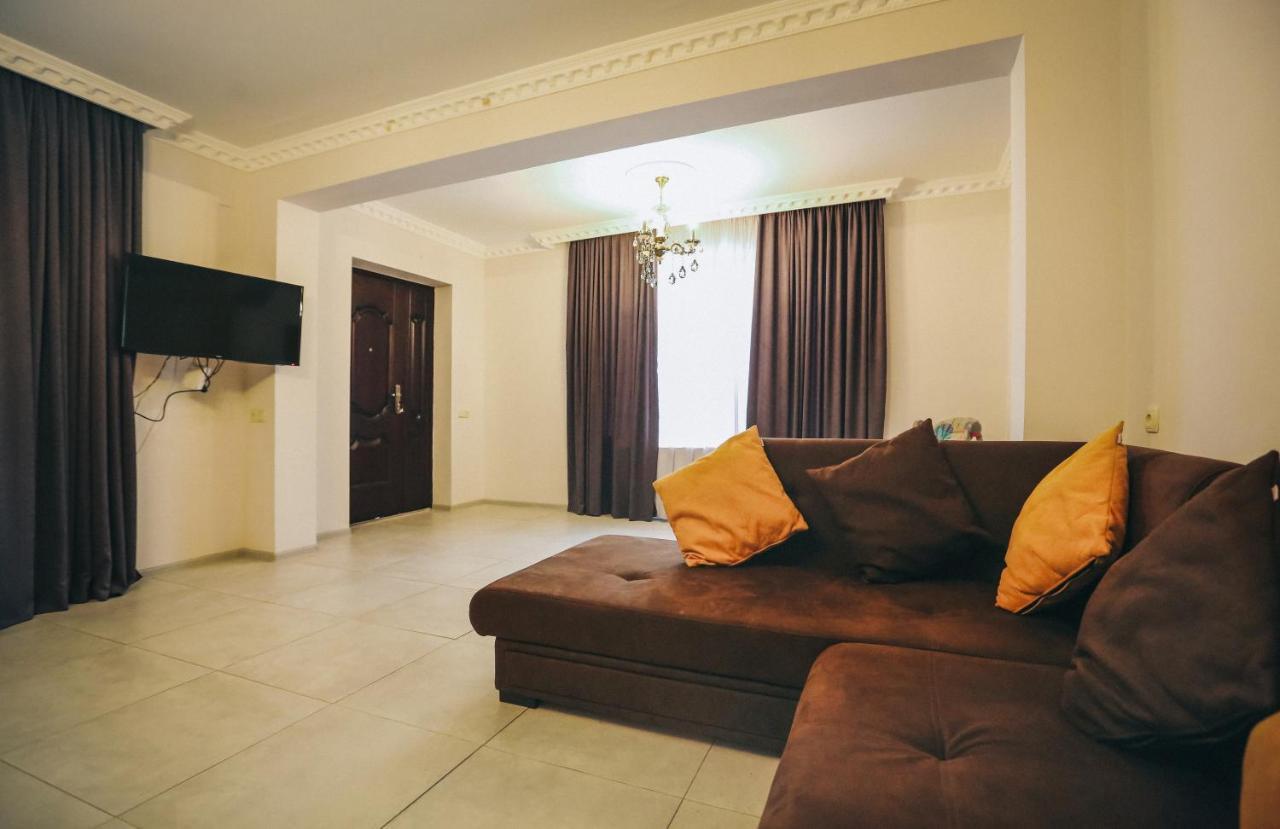 Bebo Babu Guest House Кутаиси Экстерьер фото