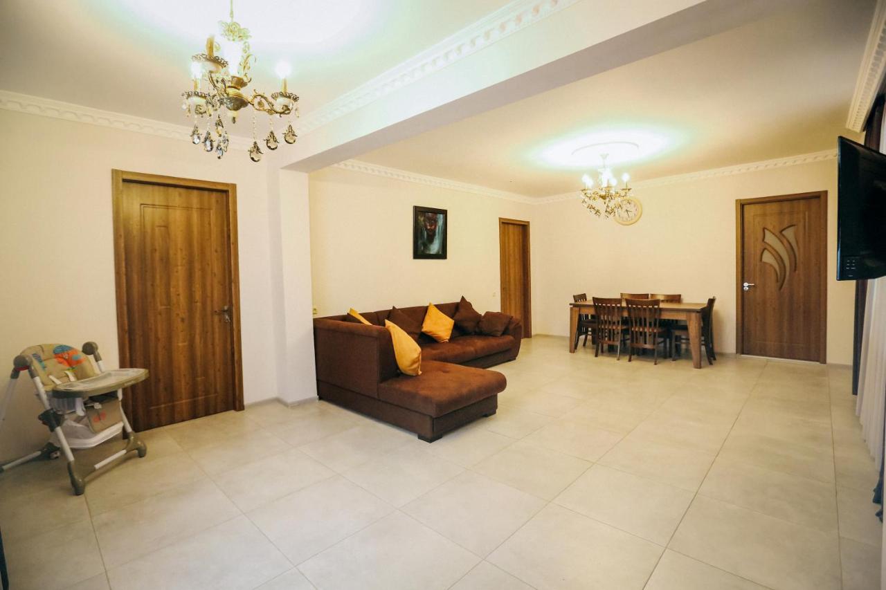 Bebo Babu Guest House Кутаиси Экстерьер фото